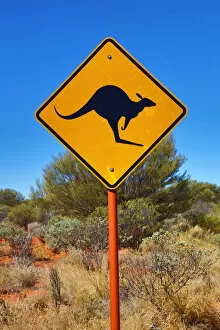 Images Dated 17th March 2018: Yellow kangaroo wildife warning sign at Uluru, Ayers Rock, Uluru-Kata Tjuta National Park